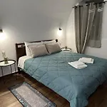 Nikolas House - το σπιτι του νικολα *