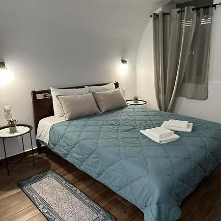 Nikolas House - το σπιτι του νικολα *