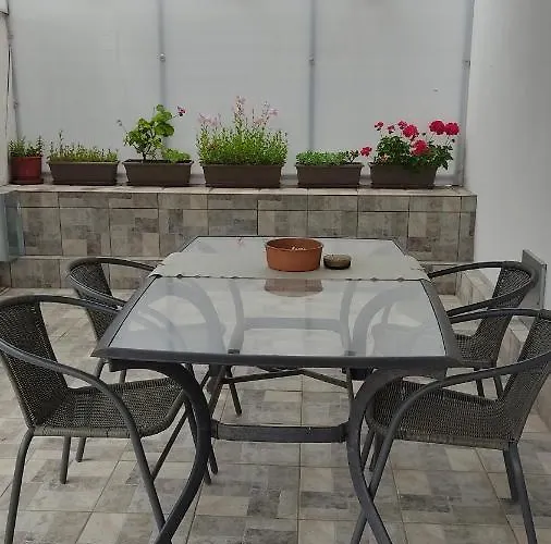 Nikolas House - το σπιτι του νικολα *